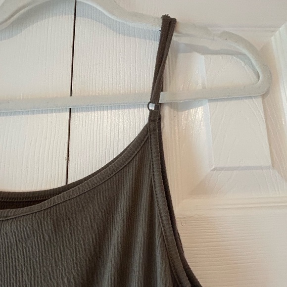 Knox Rose Medium olive tiered midi dress - Picture 3 of 4